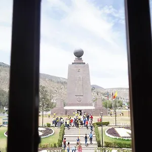 https://boutique-mitad-del-mundo.hotelsquito.com